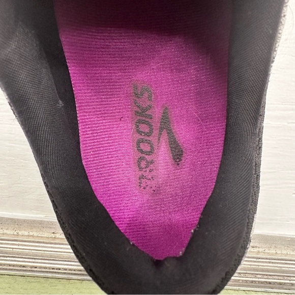 Brooks Launch Gray, purple, and Red Athletic Running Shoes women’s size 9.5 - Picture 8 of 10